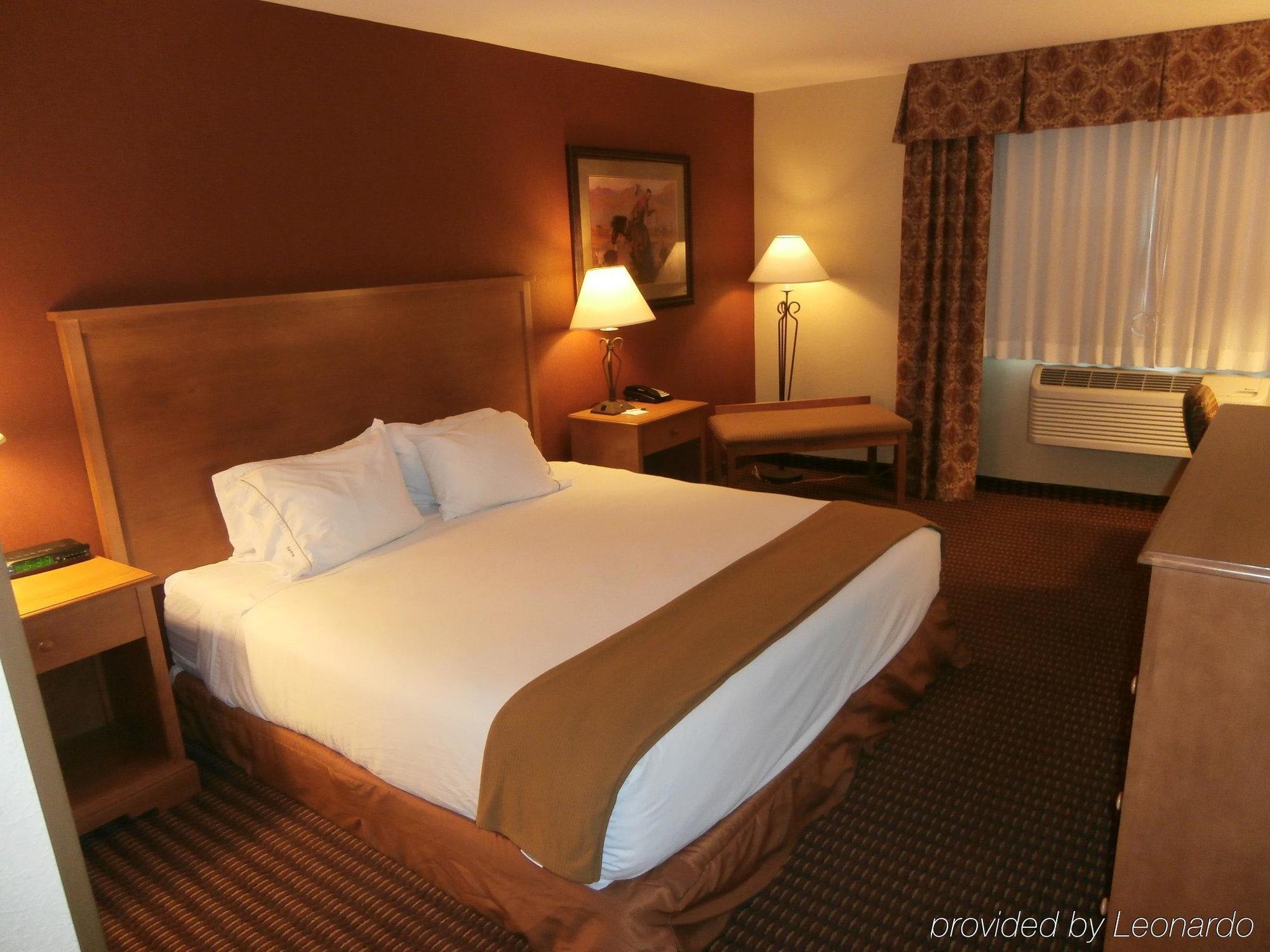 Holiday Inn Express Hotel & Suites Raton By Ihg Εξωτερικό φωτογραφία