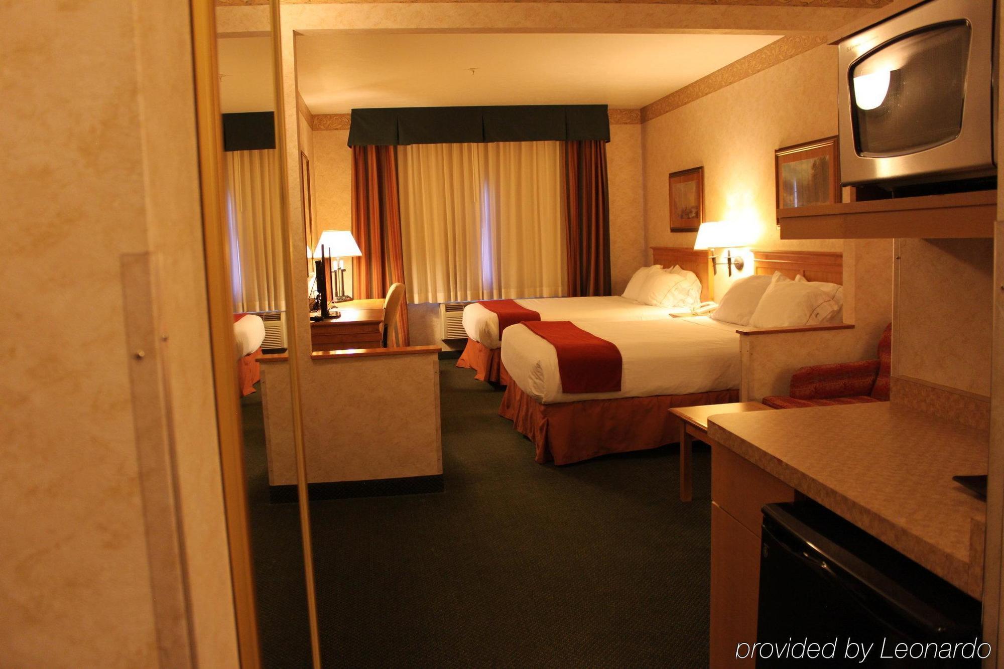 Holiday Inn Express Hotel & Suites Raton By Ihg Εξωτερικό φωτογραφία