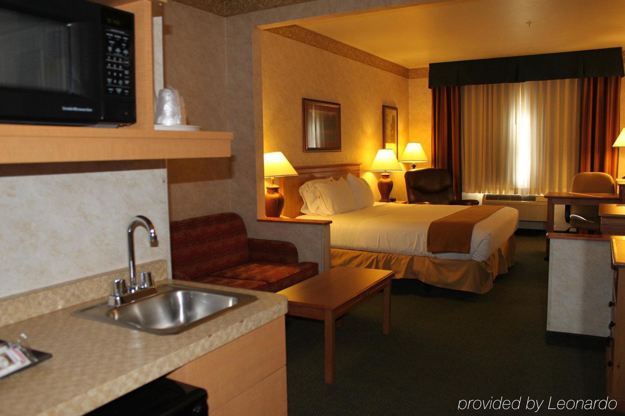 Holiday Inn Express Hotel & Suites Raton By Ihg Εξωτερικό φωτογραφία