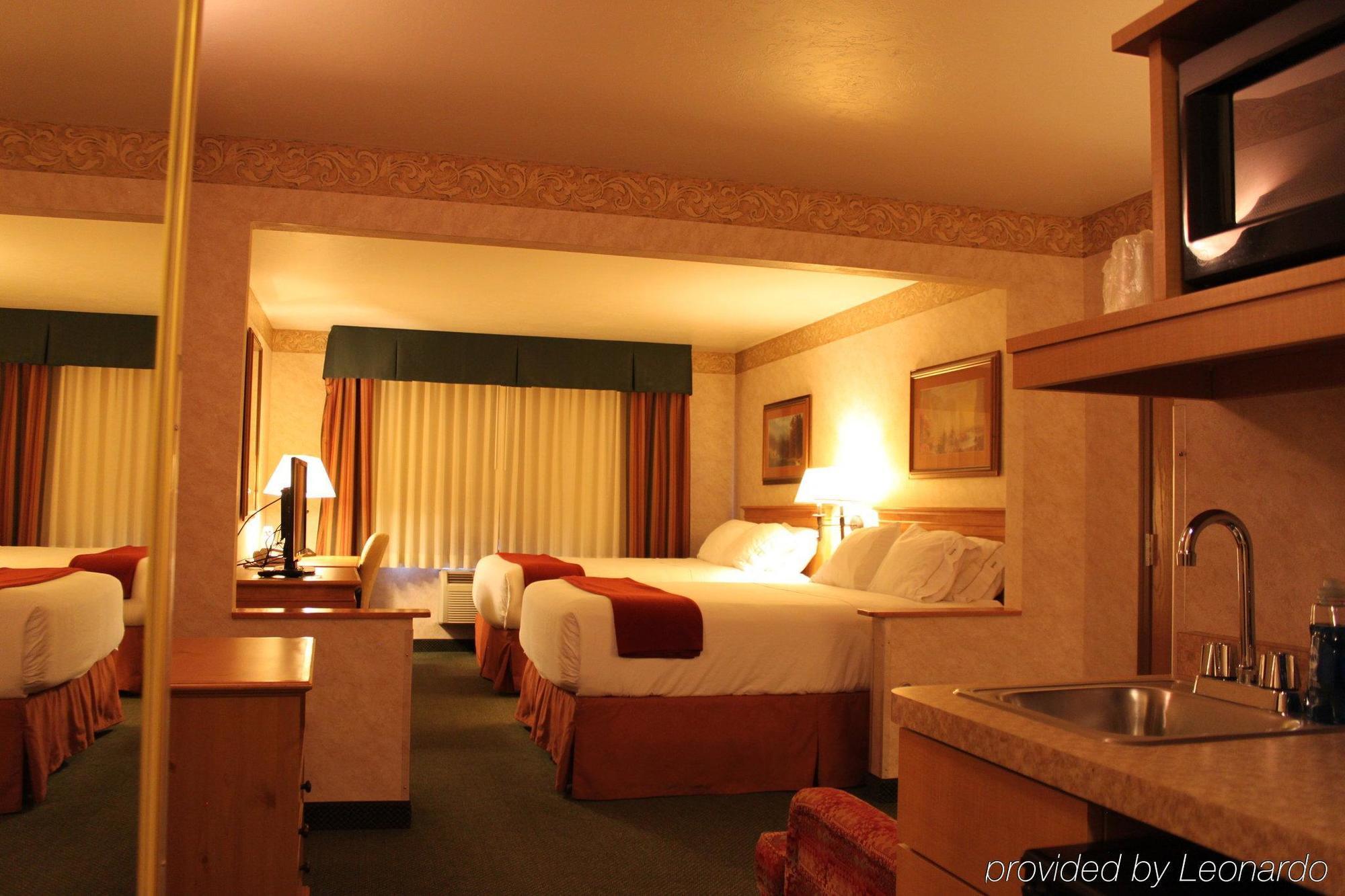 Holiday Inn Express Hotel & Suites Raton By Ihg Εξωτερικό φωτογραφία