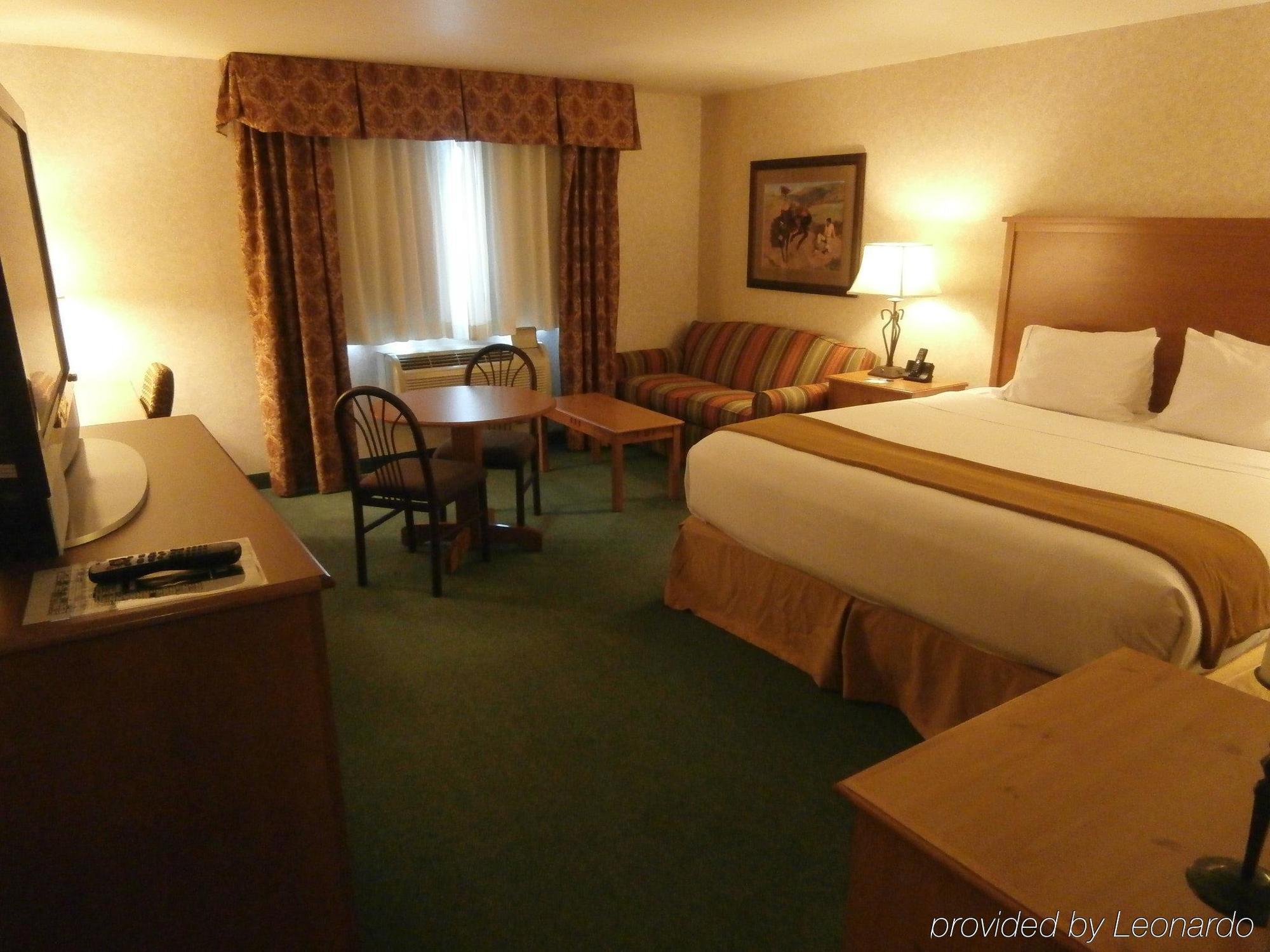 Holiday Inn Express Hotel & Suites Raton By Ihg Εξωτερικό φωτογραφία